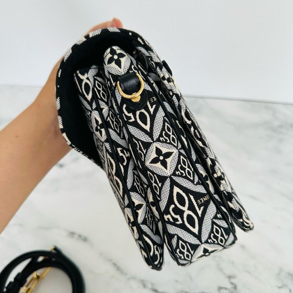 Louis Vuitton Black and White Monogram Crossbody Bag - Picture 4 of 14